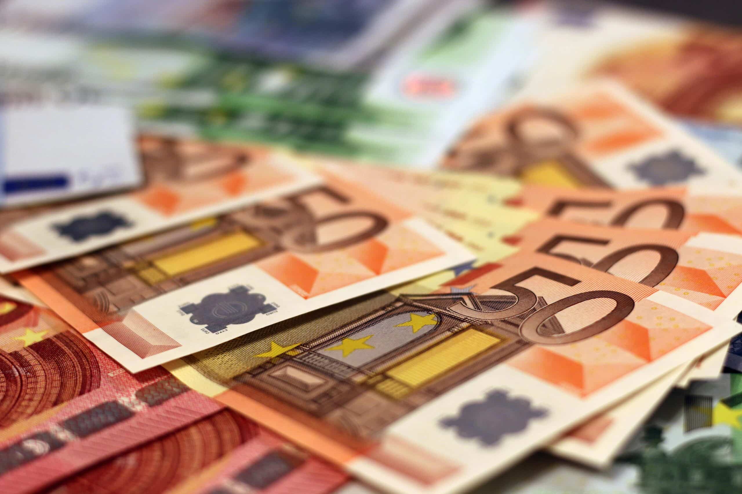 denaro euro anomalie bancarie consulenza risoluzione con la banca